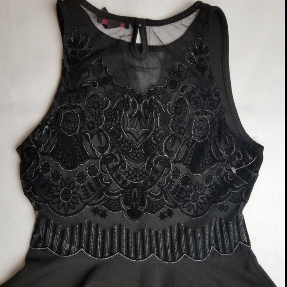 MATERIAL GIRL Peplum Lace Back Top - Picture 2 of 3